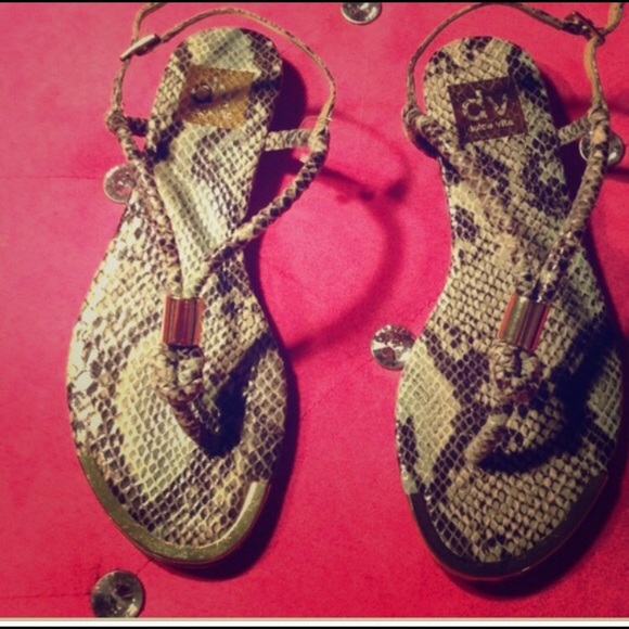 DV sandals - Picture 2 of 2